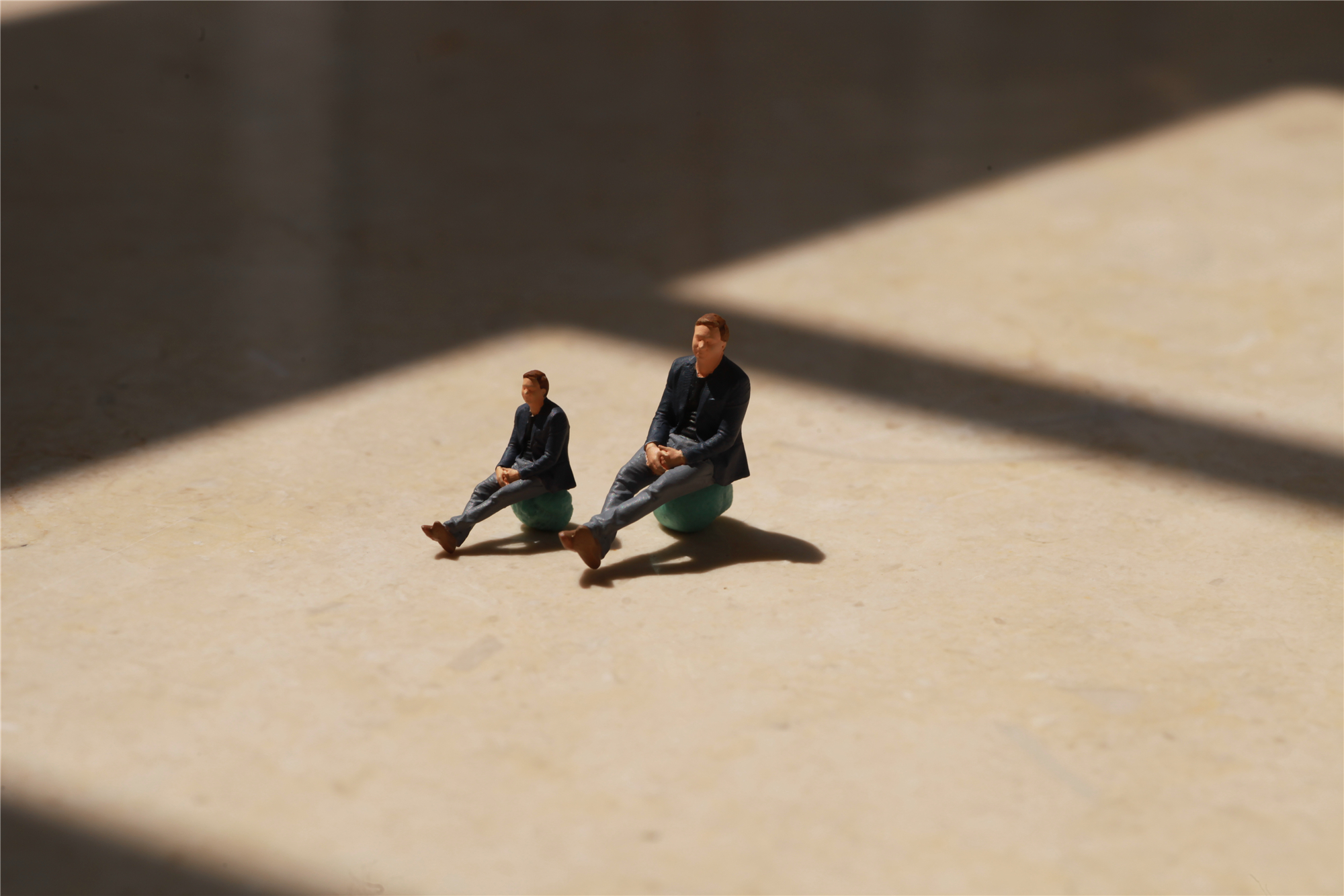 KING TOYS 坐姿男 1/87 1/64 1/43人偶车模场景搭配 预定