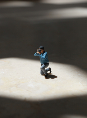 KING TOYS 拍照男 1/87 1/64 1/43人偶车模场景搭配 预定