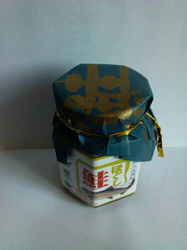 玻璃瓶和塑料瓶