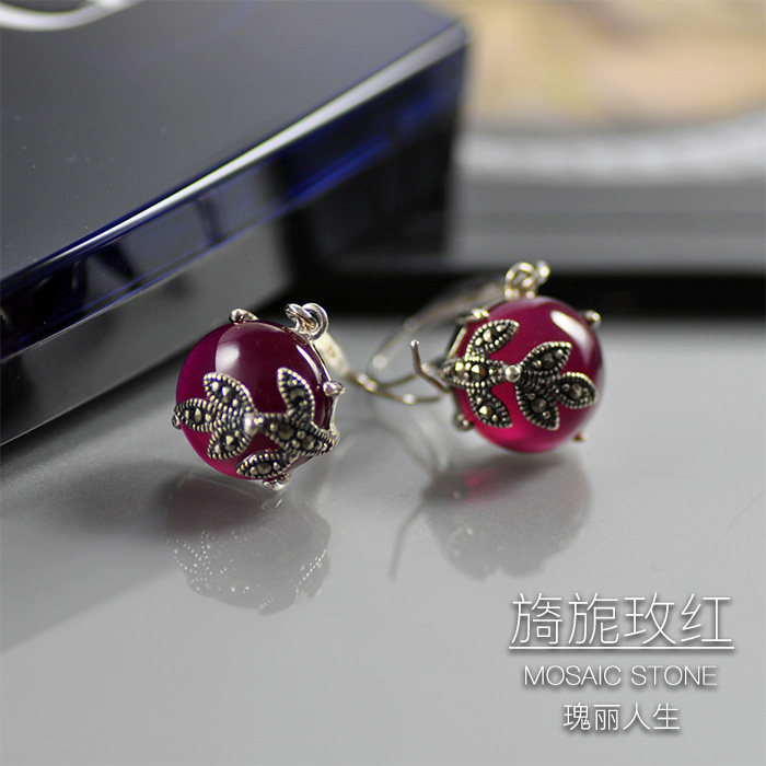 旖旎玫红-高级感小众红刚玉红色宝石925纯银百搭复古圆珠球形耳环