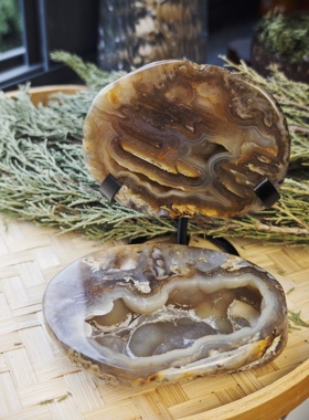 《聚奇财》巴西奇石聚宝489.5g