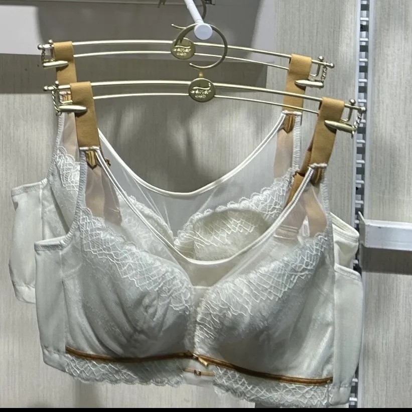正品歌慕尔文胸大胸显小蕾丝性感调整收副乳软钢圈内衣8302J抹胸C图片