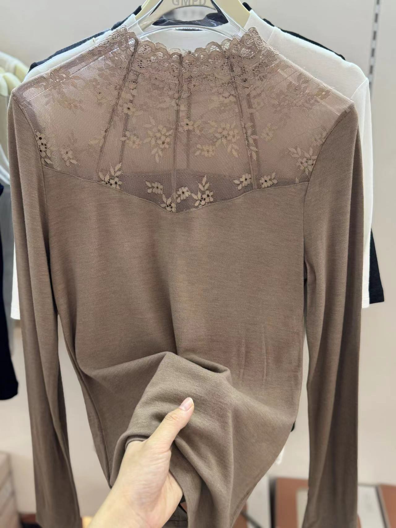 佳妮婷7336女单件中领黑色蕾丝打底衫长袖发热纤维保暖上衣