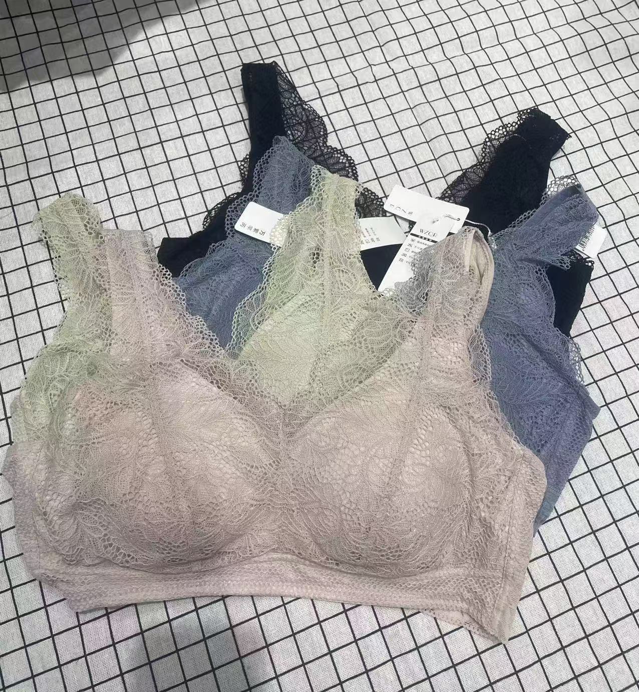 万紫芊芮养护文胸无钢圈薄款大胸显内衣女士蕾丝舒适纯棉杯