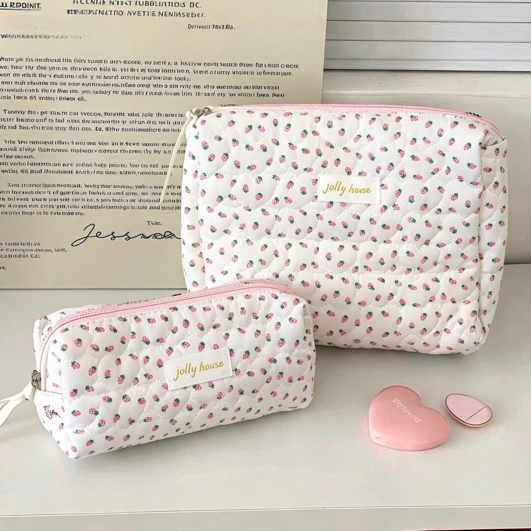 韩系ins粉色草莓化妆包女外出便携大容量化妆品收纳包旅行洗漱包