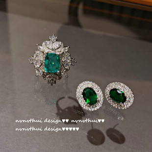 璀璨发光孔雀绿宝石戒指 镀18K金花朵祖母绿锆石满钻戒羽毛耳坠