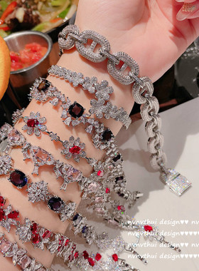 璀璨石榴红宝石花朵手链 镀18K金多切面梯锆石花朵手镯手链饰品