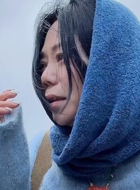 【TTDP】天天家复古孔雀蓝羊绒三角围巾时尚百搭软糯披肩女11131