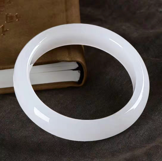 正品羊脂白玉和田玉手镯女新疆真玉旺夫晴水手镯玉镯子青白玉冰种