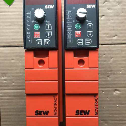全新SEW伺服驱动器变频器 MC07B0004-2B1-4-00 三相380V/0.37KW议