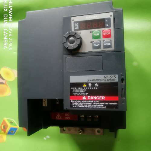 东芝3.7kw VFS15-4037PL-CH富士FRN3.7E1S-4C  成色漂亮 测试包好
