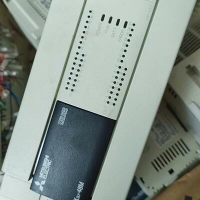 三菱PLCFX3U-48MT。一个原装正品功能包好外壳询价