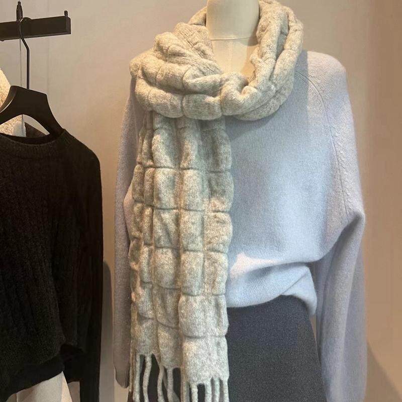 2024秋冬季新款韩系百搭保暖羊毛混纺针织围巾泡泡格子披肩围脖潮