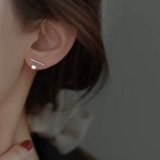 Серебряная игла, небольшие дизайнерские брендовые серьги, серебро 925 пробы, городской стиль