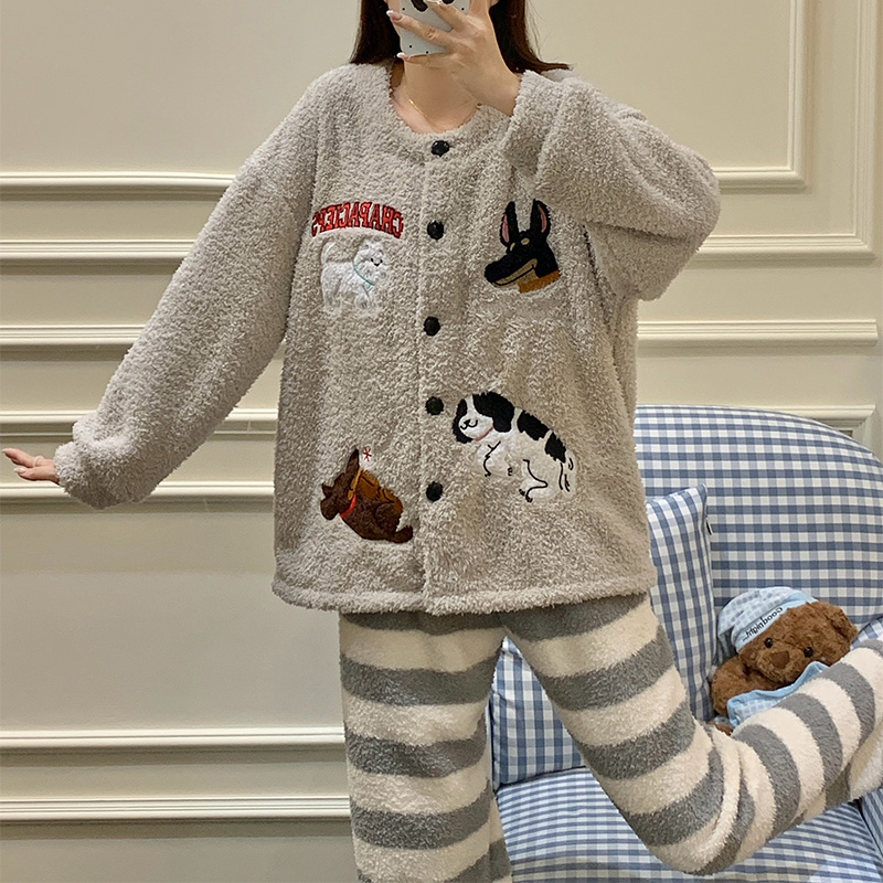 珊瑚绒睡衣女秋冬季新款法兰绒加厚保暖家居服休闲可爱风两件套装