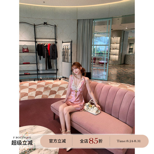 F boutique「江坂丽奈」Ch1oe2w定染法蕾醋酸缎系带无袖v领连衣裙