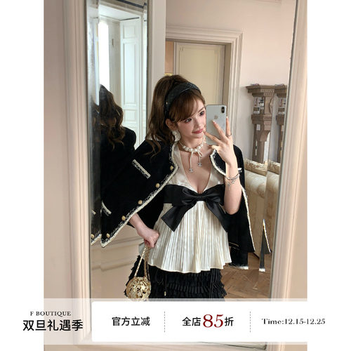 F boutique 25k手工蝴蝶蚕丝缎面压褶v领背心上衣