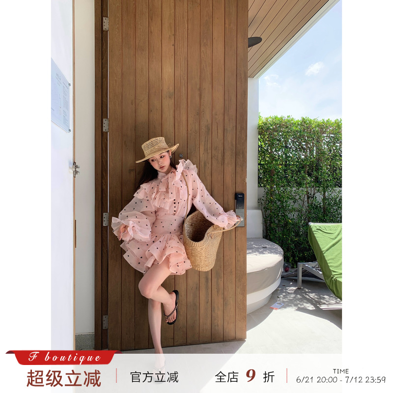 F boutique【现货】zim度假风仿亚麻爱心印花木耳边灯笼上衣+半裙