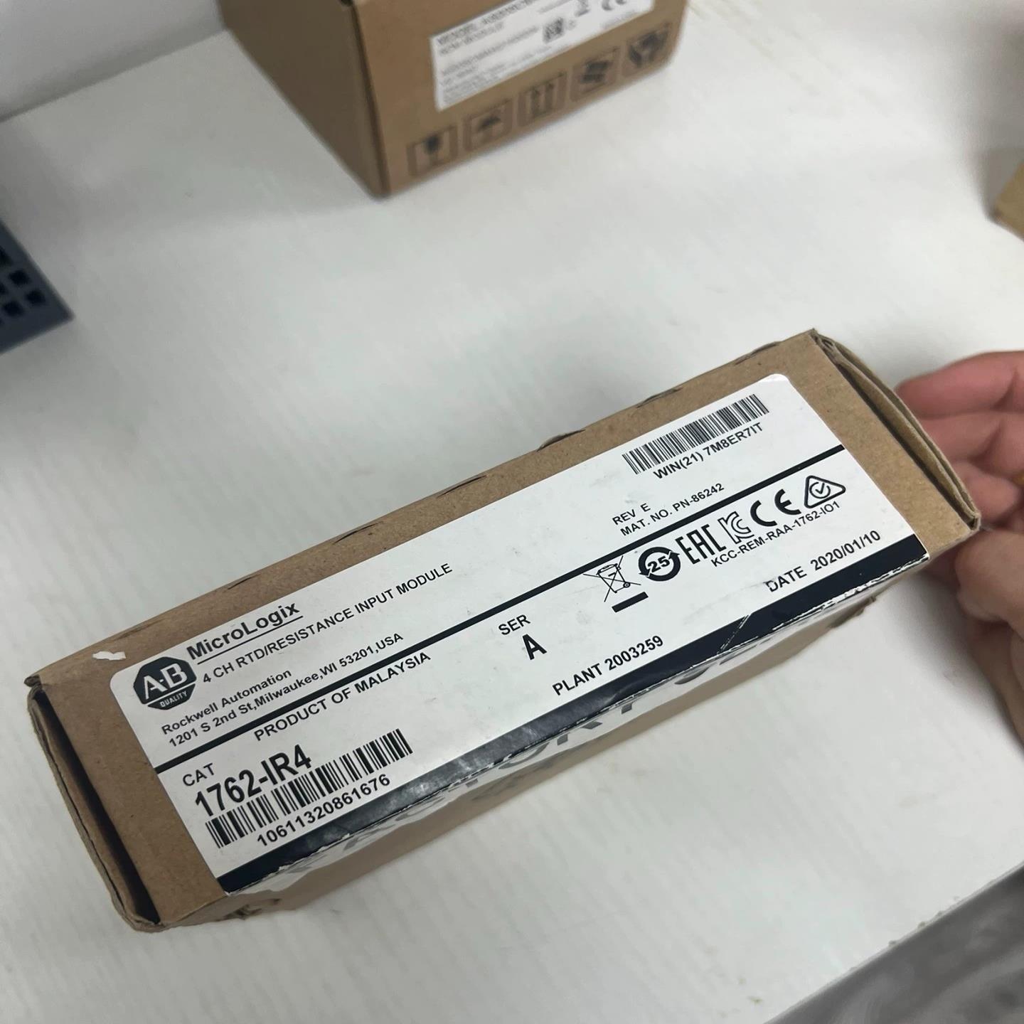 议价1762-IR4 1762-L24AWAR 1762-L40BXBR 1762-OF4  模块询价