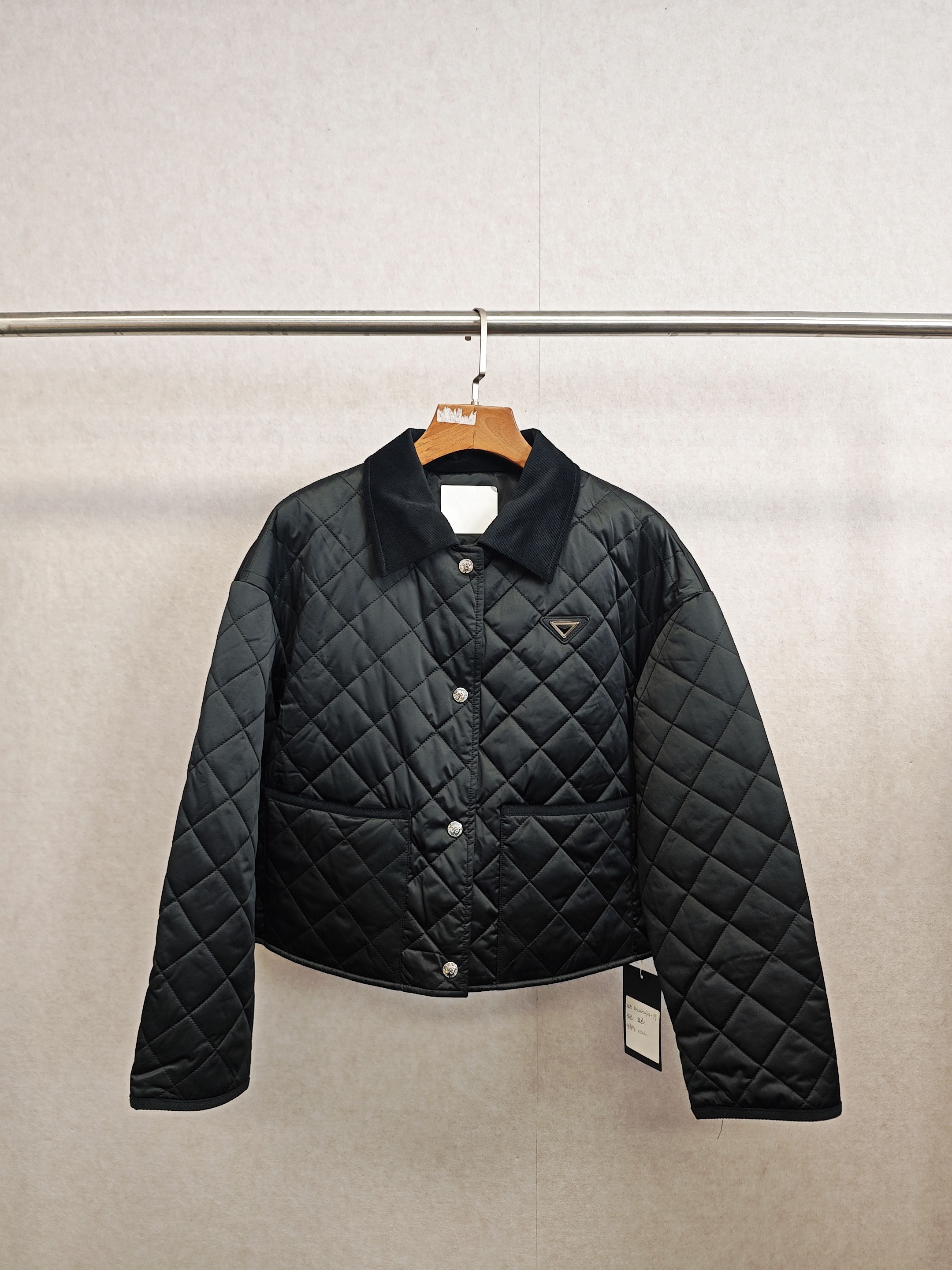 大牌h专柜＆冬款福利 菱形格小翻领短款棉服外套 12721