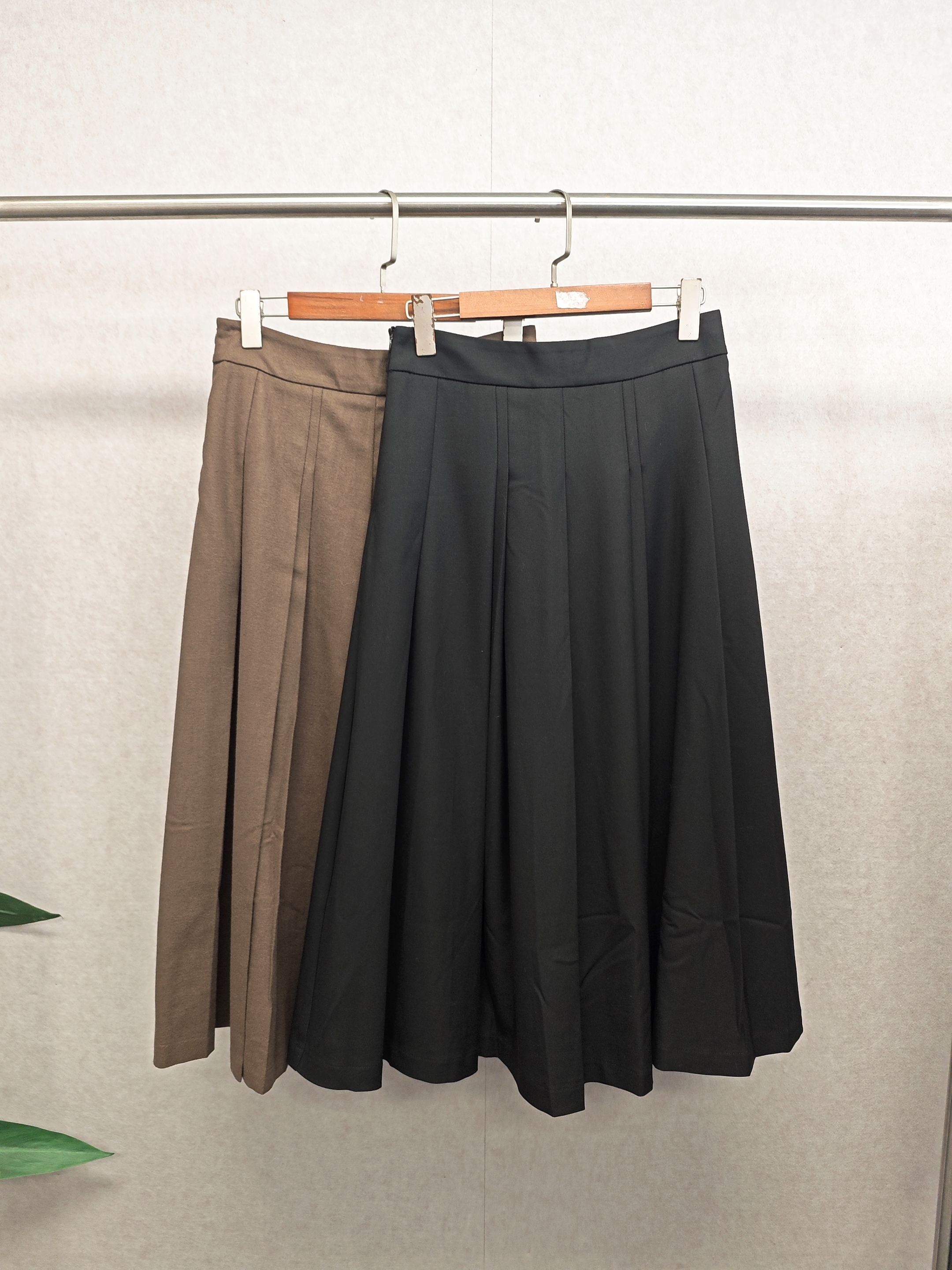 Ka系列＆专柜24冬款 英伦风气质长褶裙 不退可换码 602