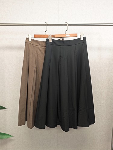 大牌k＆专柜24冬款 英伦风气质长褶裙 仅换码 602