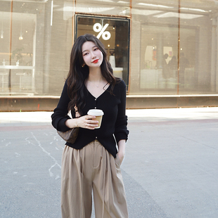 开衫 2026秋冬黑色法式 毛衣针织衫 坑条显瘦不对称贝壳扣长袖 女 经典