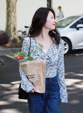 2025秋季新款蓝色荷叶V领修身高腰设计感系带法式茶歇长袖上衣衬