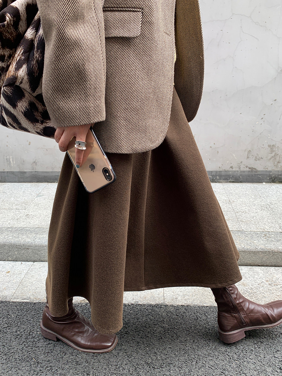 Red man's woolen skirt autumn and winter women's Korean version black slim high waist a-line mid-length umbrella skirt new skirt