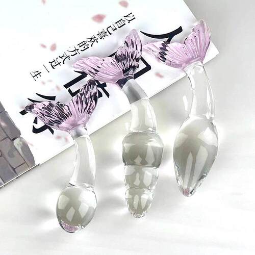 A glass-made anus used as a masturbation toy