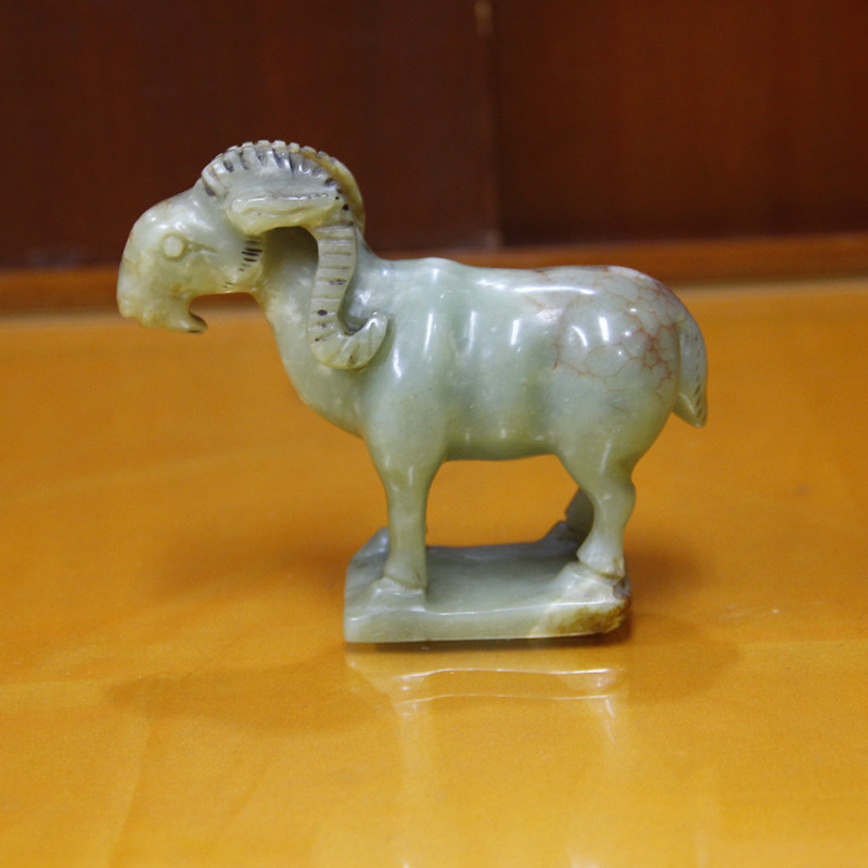 本命年岫玉羊贵人生肖摆件家居风水用品招财龙年吉祥物如意饰礼品