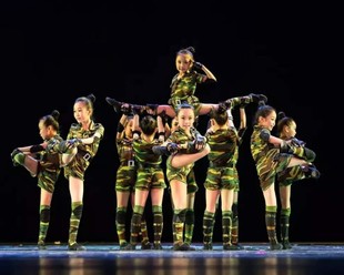 儿童兵娃娃弹力迷彩当兵初心表演演出服小兵风采军旅舞蹈宣誓卫国