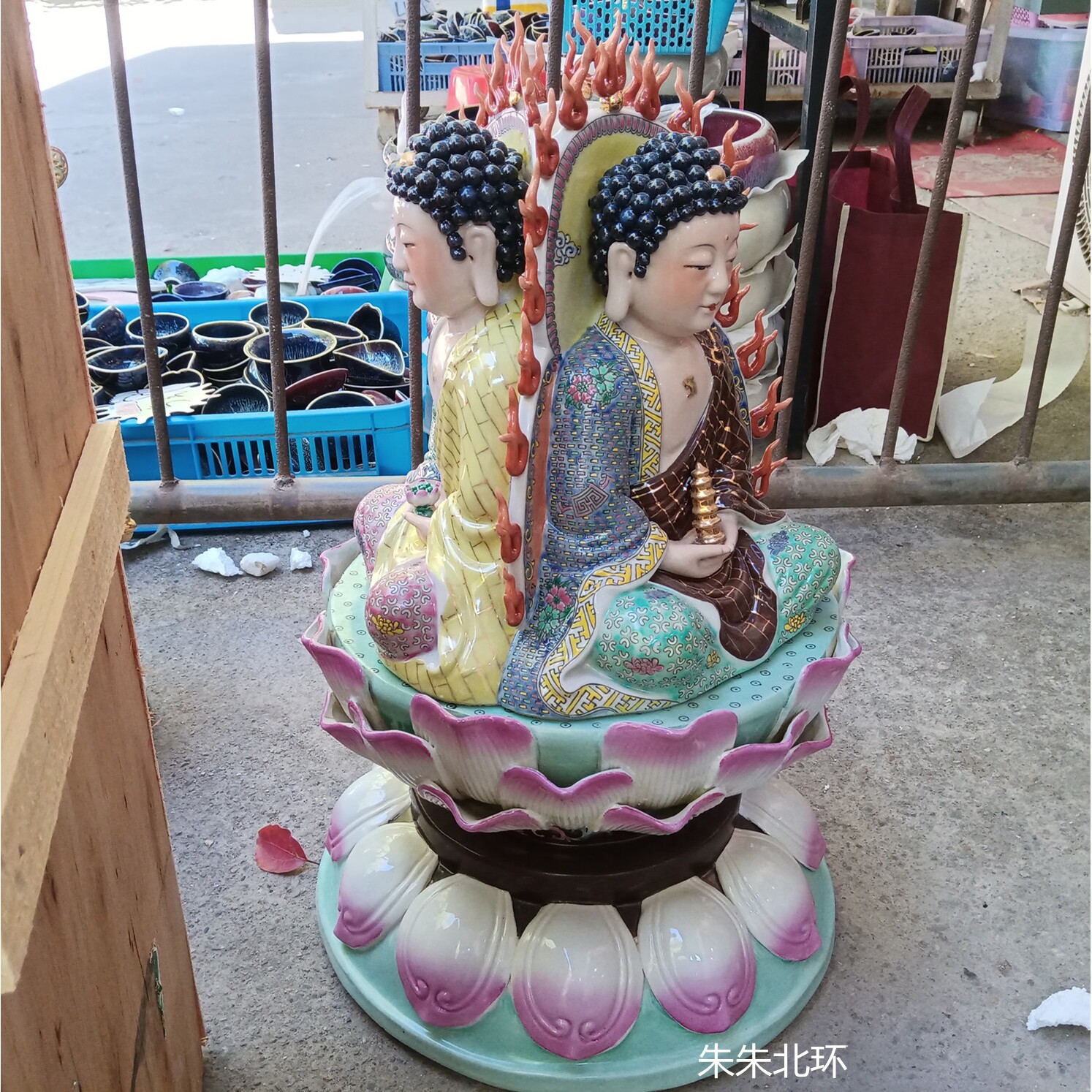 三面陶瓷坐莲三宝佛释迦牟尼佛像阿弥陀佛像释迦摩尼佛药师佛摆件