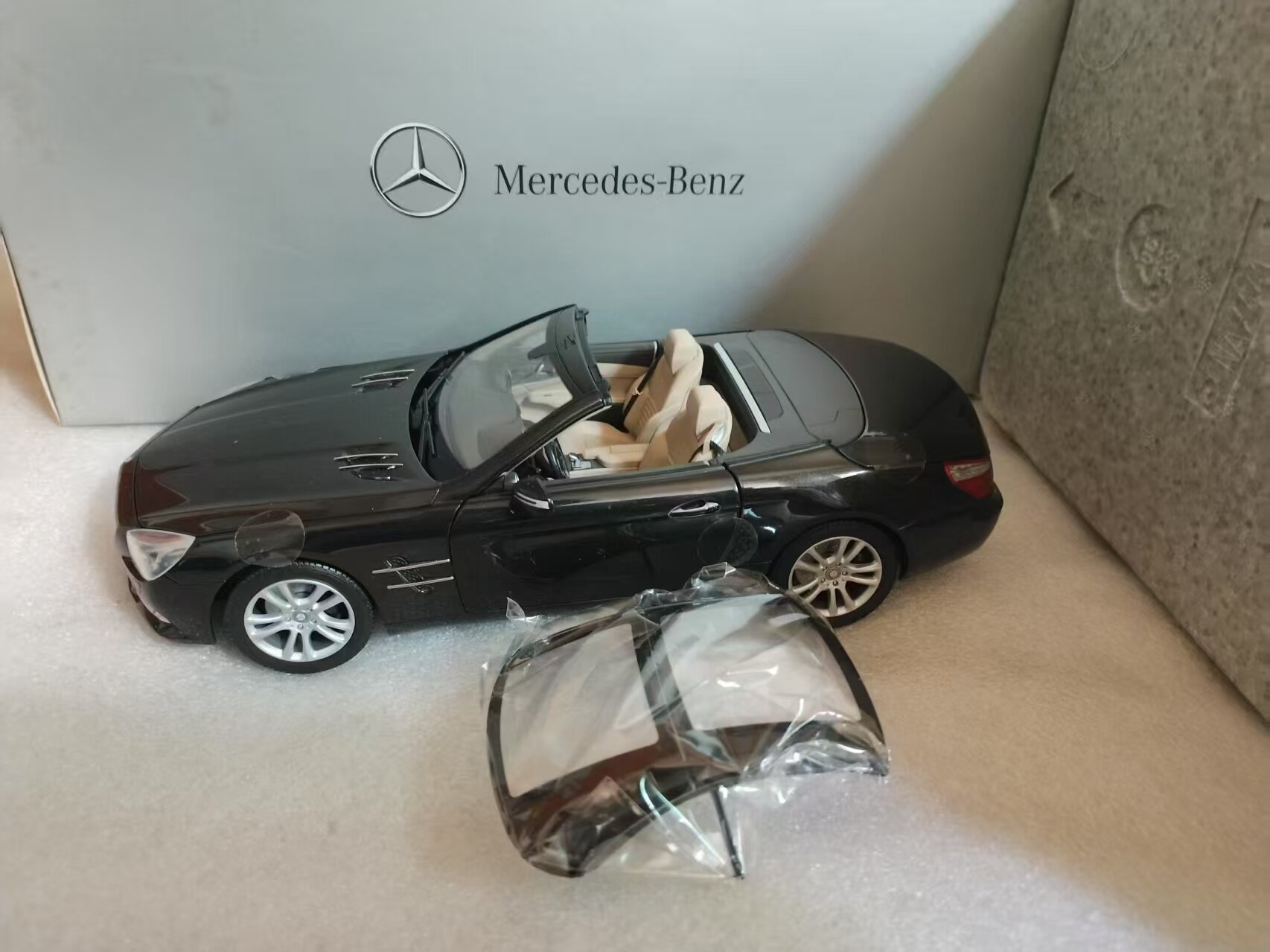 1/18 miqyaslı Mercedes-Benz SL avtomobil modeli