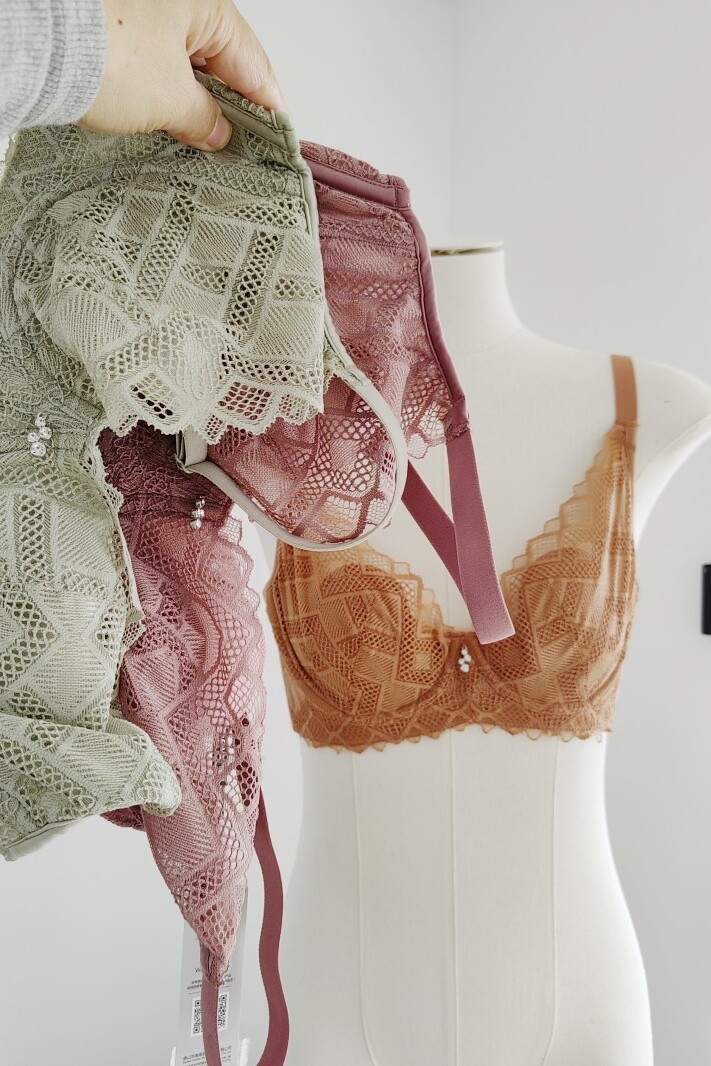 超薄兔耳朵大胸显小软钢圈性感