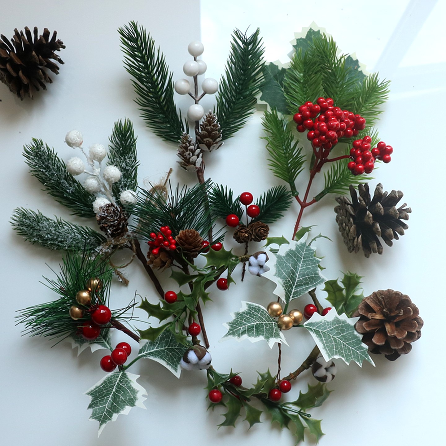 果子松针叶子蛋糕装饰材料圣诞节松果发财果红果叶子藤圈浆插件