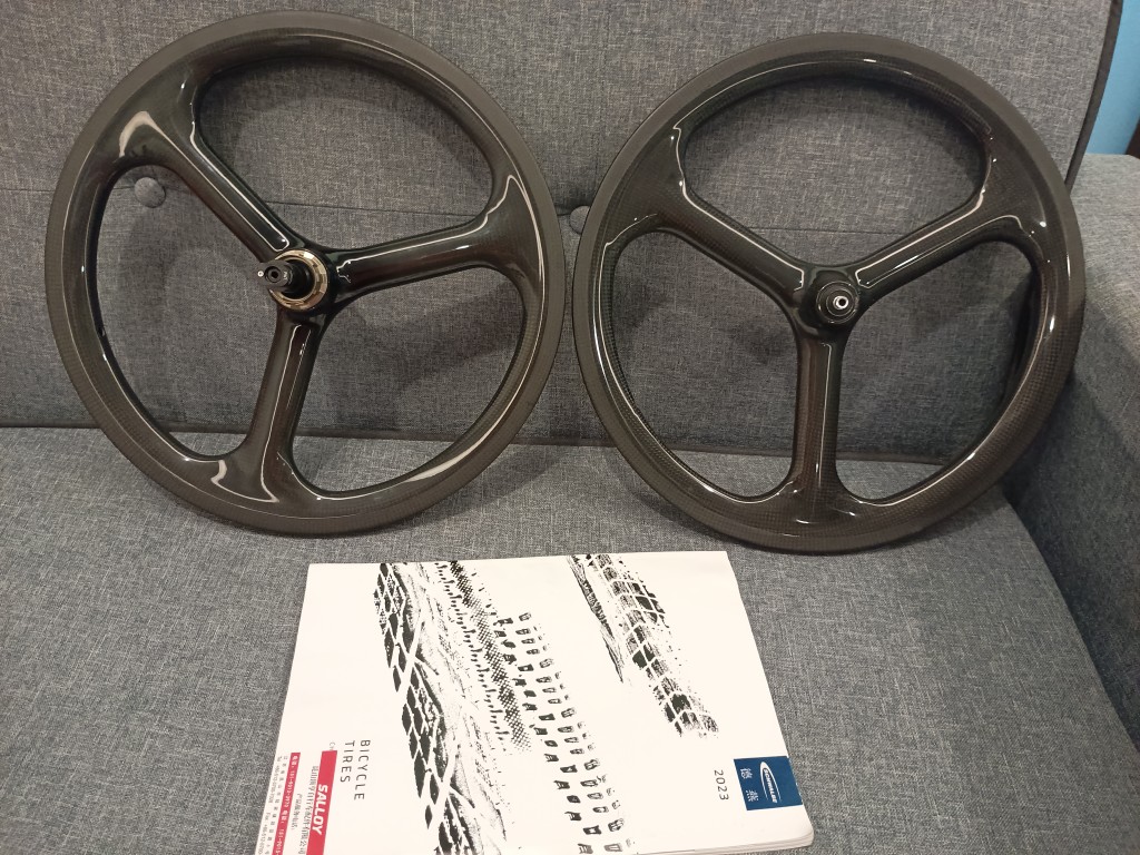 349碳纤轮组3刀4速 才用HUBsmith 进口高端花鼓，专利锁死设计