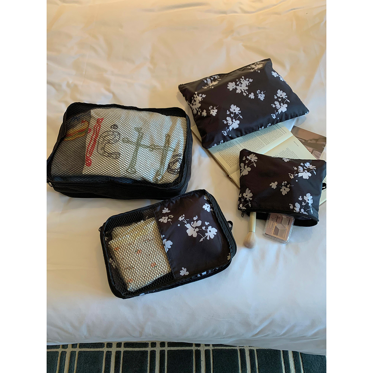 大容量化妆包分类旅行衣物收纳袋