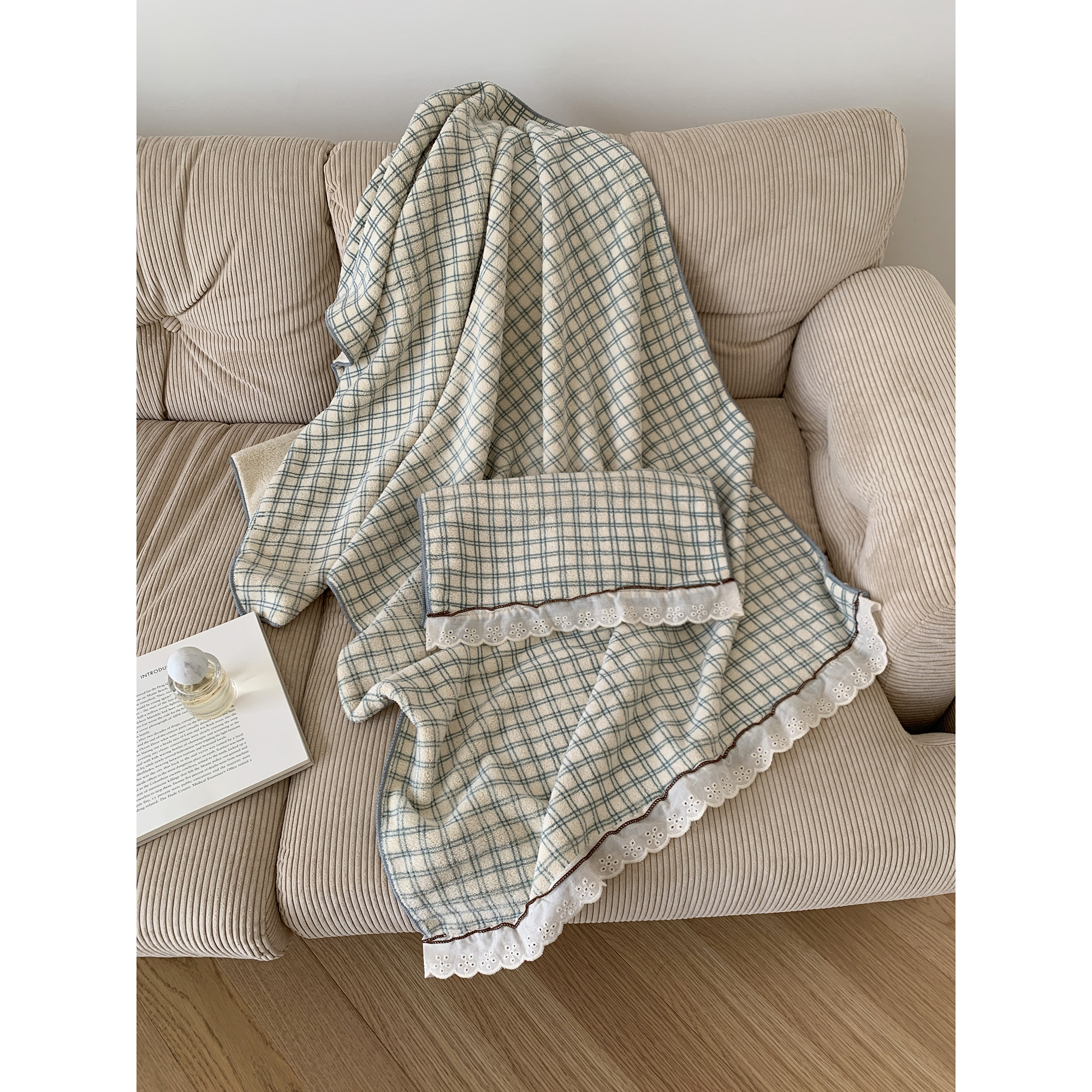 馨帮帮杂货 洗脸毛巾吸水速干亲肤成人裹巾家用蕾丝边格纹浴巾女