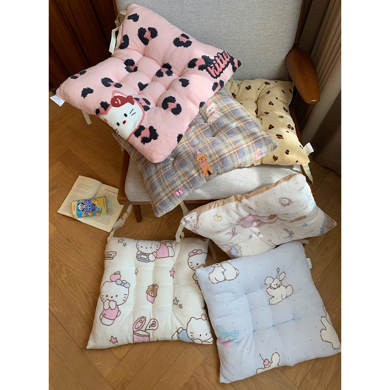 办公室椅垫家用卡通可爱毛绒坐垫