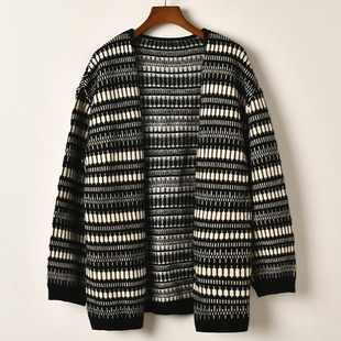 艾诺丝系列复古条纹针织开衫女中长款黑白毛衣外套2025新款