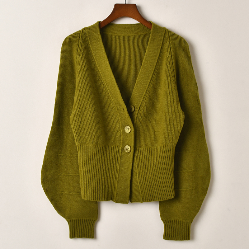 艾诺丝系列法式V领绿色针织开衫女慵懒风显白设计感毛衣外套