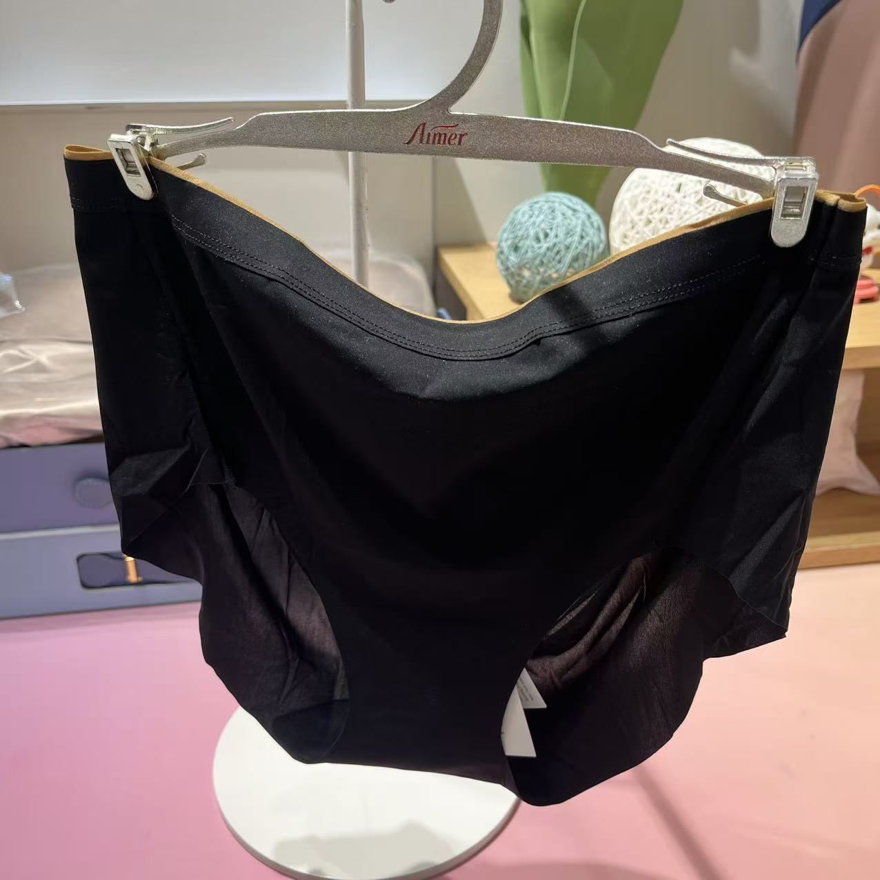 爱慕以爱之名都市漫步4/4文胸AM17B581 AM17B581配套内裤AM23B581