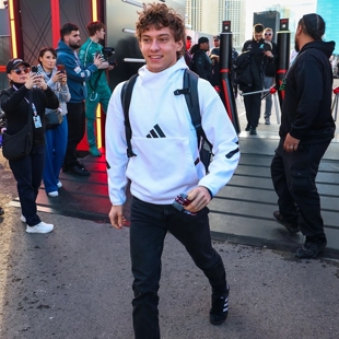 阿迪达斯苏翊鸣同款 JF2454 Z.N.E大口袋宽松黑标直筒套头连帽卫衣