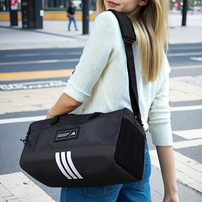 阿迪达斯新款大容量旅行斜挎包