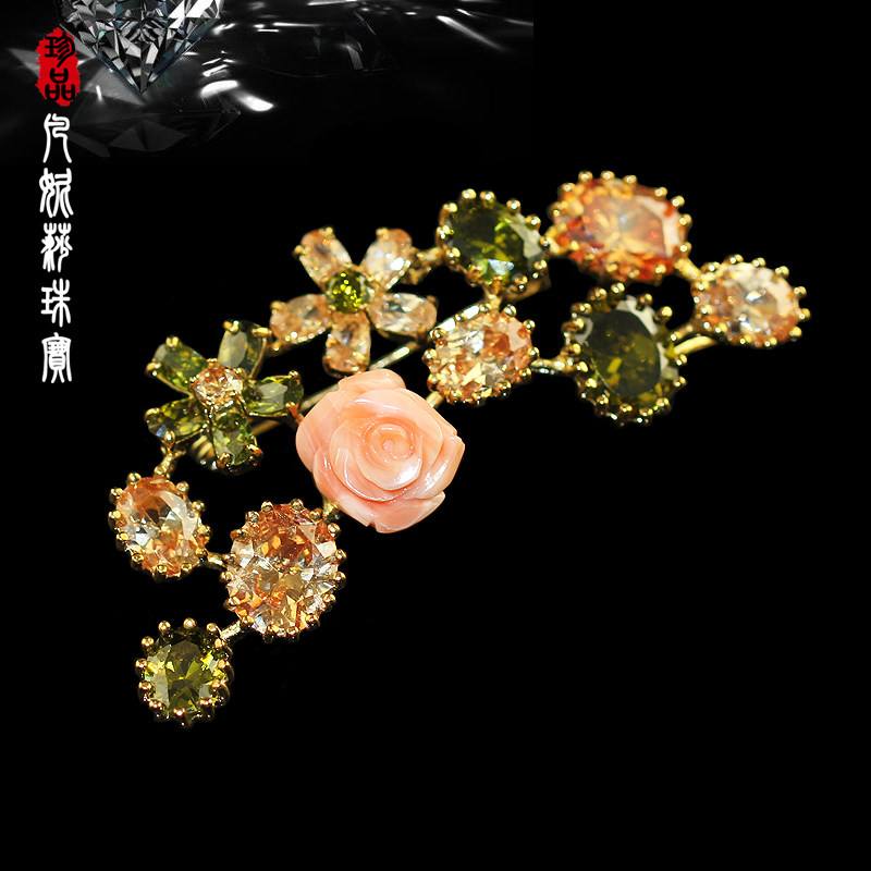 韩国进口温婉水晶花朵大衣胸针