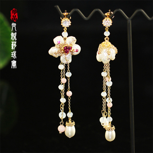 凡妮莎韩国时尚天然珍珠母贝不对称花朵耳环耳钉耳坠女 925银 C32