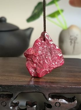 天然原矿朱砂吊坠无根砂随型挂件收藏摆件透光红本命年护身