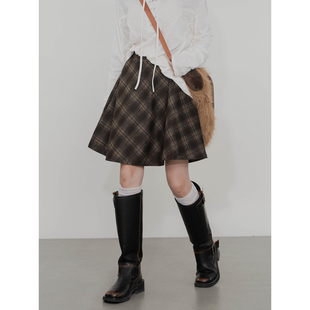 a字复古格纹半身裙宽松显瘦短裙呢子设计感伞裙休闲百搭毛呢中裙
