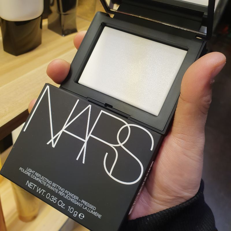纳斯nars娜斯定妆蜜粉粉饼控油散粉10g持久透明裸妆遮瑕送粉扑